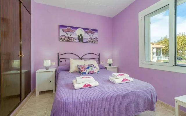 Apartment in Empuriabrava Near Sand Beach