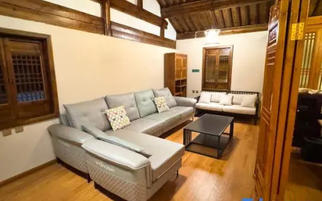 Ban Yin·Silkworm Mulberry Bureau Homestay (Jianchuan Ancient Town Branch)