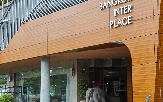 Отель Bangkok Inter Place Бангкок вид на фасад
