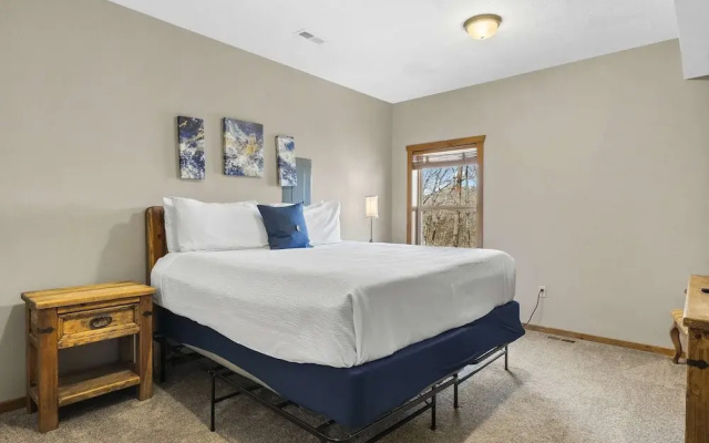 Serenity Oaks Stay for 16!