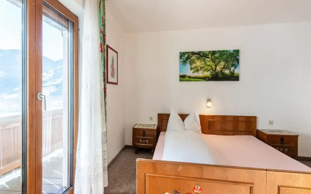 Chalet in Hainzenberg Near Ski Slopes