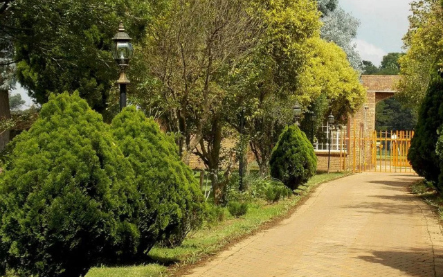Sarabi Country Lodge