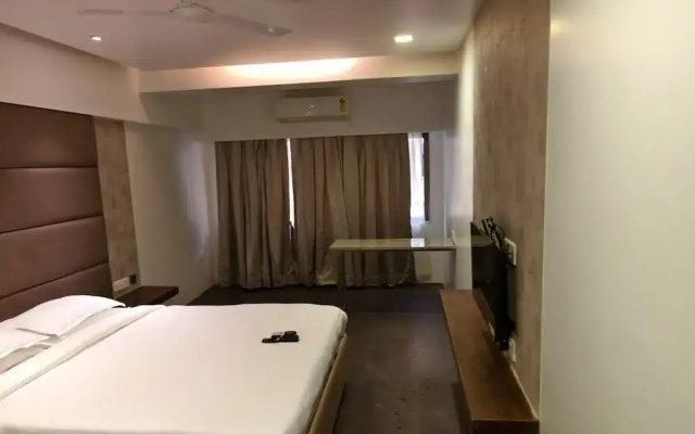 Hotel Dakshin Grandeur