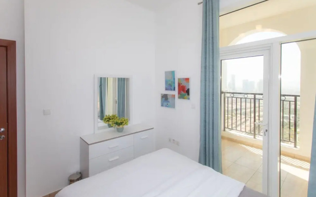 Top-notch apt with bird’s eye city views