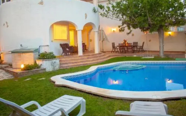ARENDA Pino Alto Villa Poma