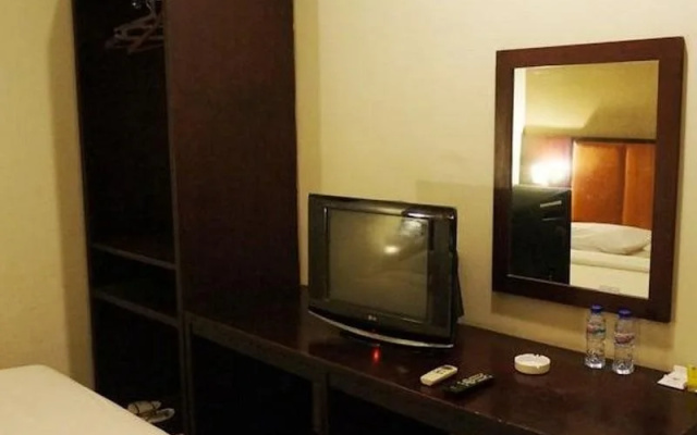 Feodora Airport Hotel