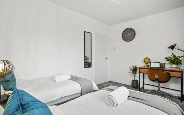 Stunning 2-bedroom house with free parking & WiFi