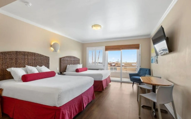 Beach Street Inn and Suites