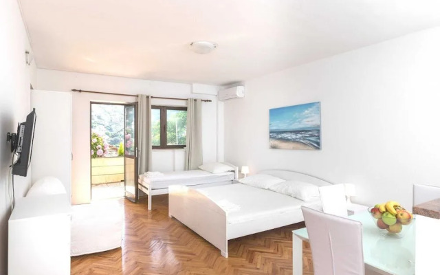 House Apartments Ariva