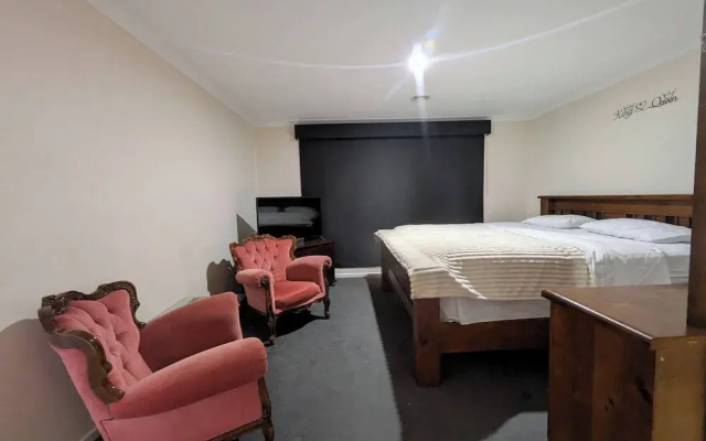 Cosy Spacious Hill Holiday Home