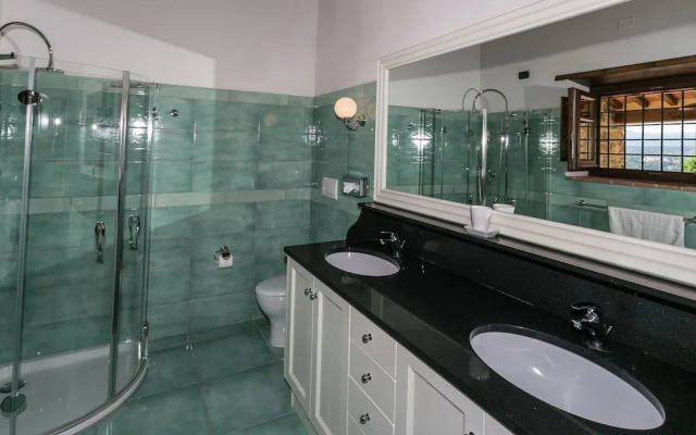 Luxury Villas in Poppi With Heated Pool