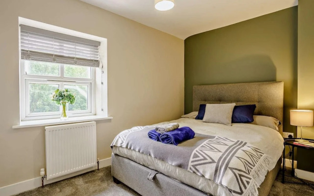 Pule Hill Ideally Located in the Centre of Marsden