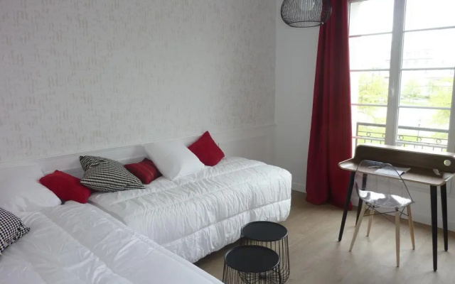 Brest Suite Home