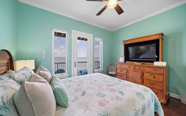 Blue Marlin Bayfront Retreat by Ryson Vacation Rentals