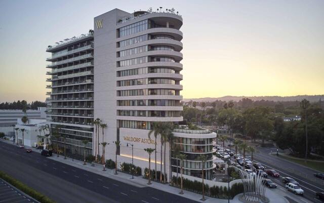 Отель Waldorf Astoria Beverly Hills Беверли Хиллс вид на фасад