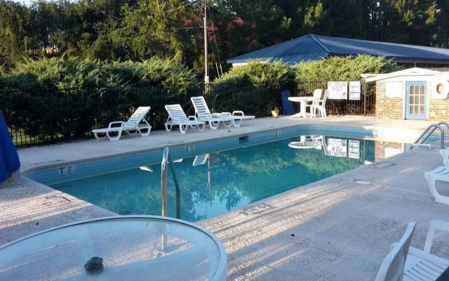 Rodeway Inn Walterboro I-95
