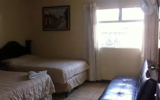 Santiago Hostel and Traveling
