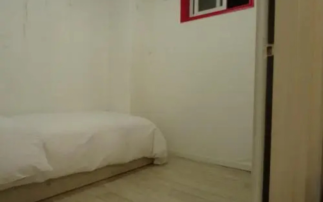 8MOTEL