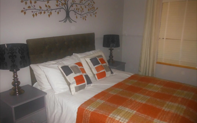 Select Serviced Accommodation - Canal Walk