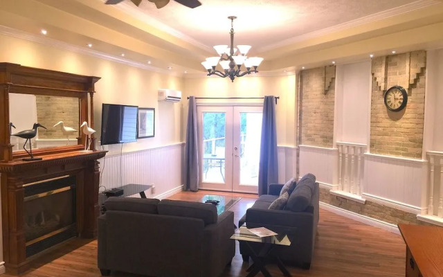 Grey Rose Suites