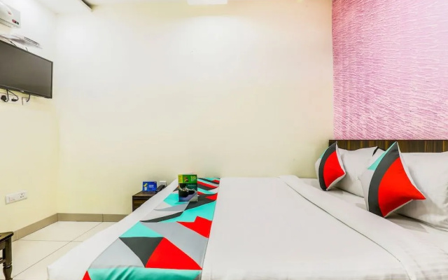 Fabhotel New Dk Palace