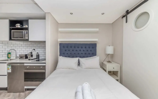 Stylish Minimalist Studio in Central Cape Town