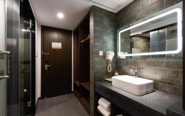 Nostalgia Hotel（Tianjin Binhai Tanggu）