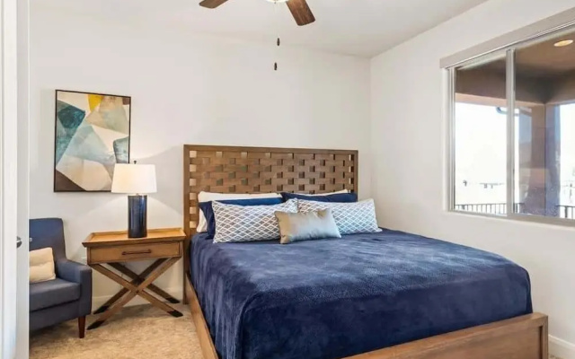 Desert Solitaire #101 6 Bedroom Townhouse