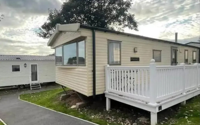 3 Bed-sleeps 8-pet Friendly-parking-sea View