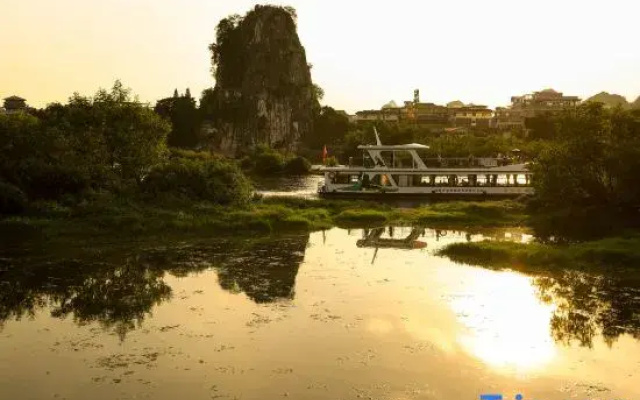 Lishu (Elephant Trunk Hill Two Rivers and Four Lakes)