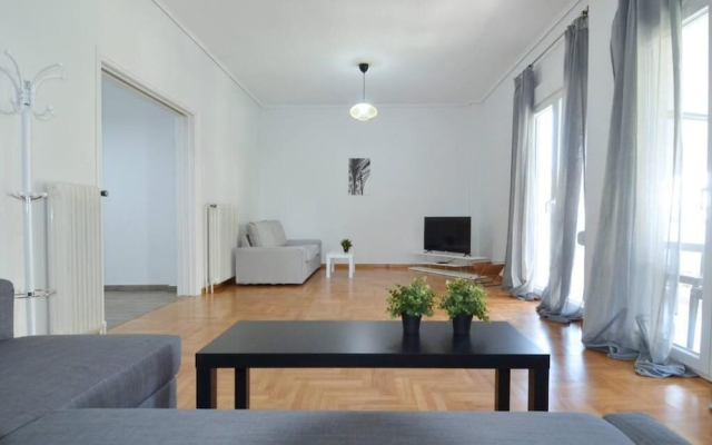 Spacious minimal apartment at Chalandri