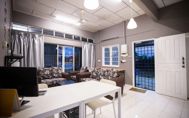 Kemaman Lodge & Cafe