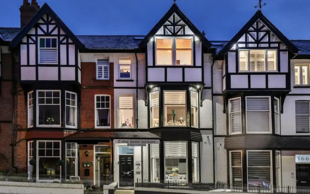 The Tudor House