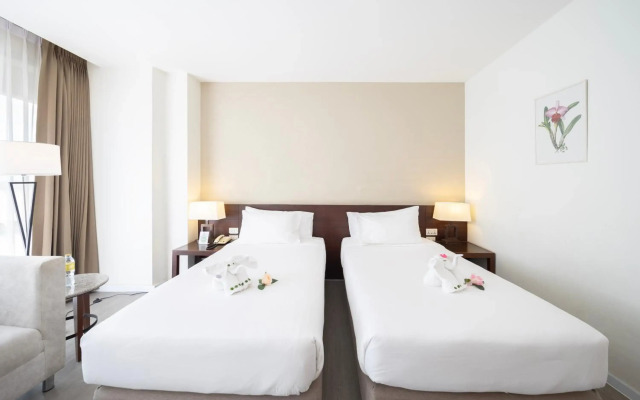 Golden Crown Grand Hotel