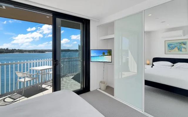 Modern 2-bedroom Apartment With Pool Access