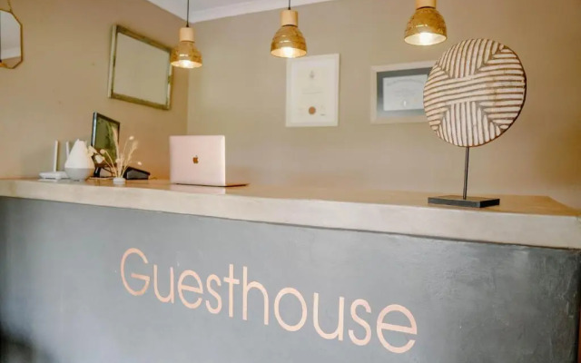 Lighthouse Guesthouse & Cafe