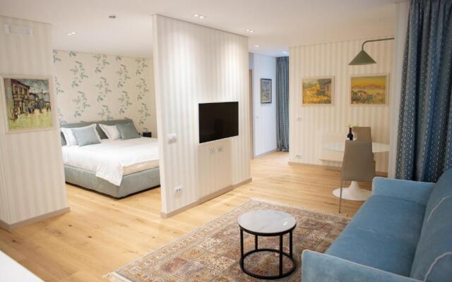 Seven Luxury Suites