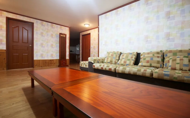 Geumsan Wolyeongsan Motel