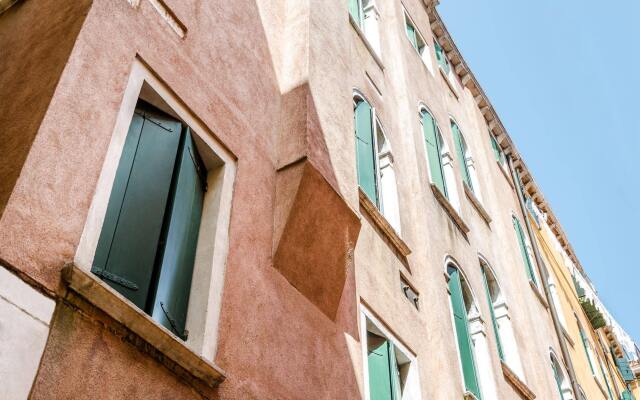 Апартаменты Venice Apartments вид на фасад