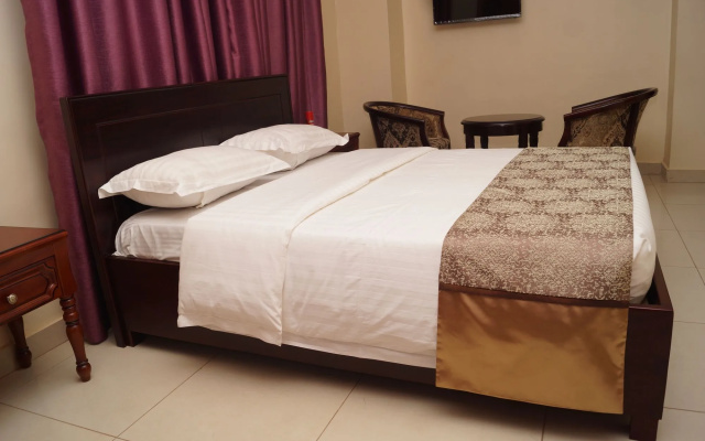 Diamonds Hotel