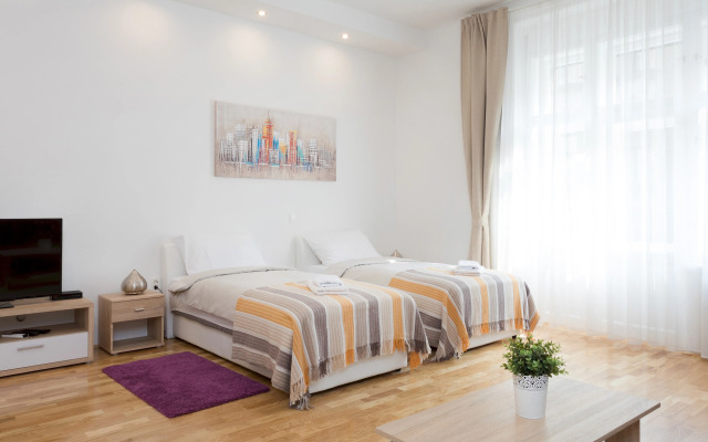 Charming and Bright Studio in Zagreb Center!