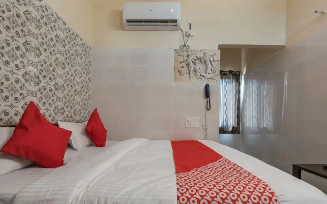 OYO 12984 Hotel Karwees Inn