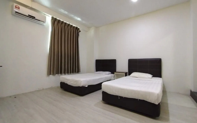 OYO 90668 Joy Inn