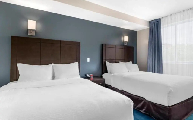 Hotel Louisbourg Montreal