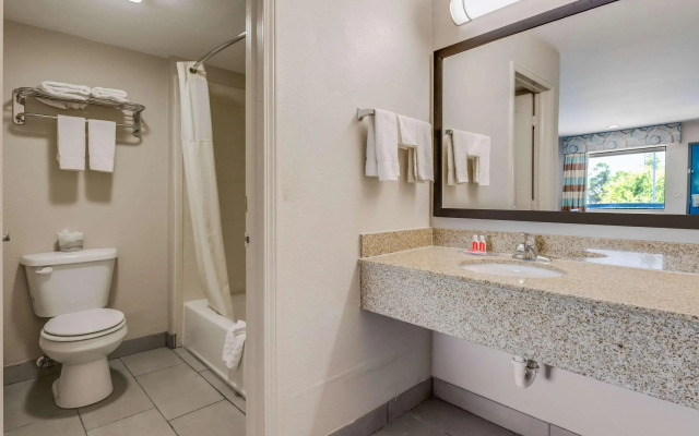 Econo Lodge Inn & Suites Enid South