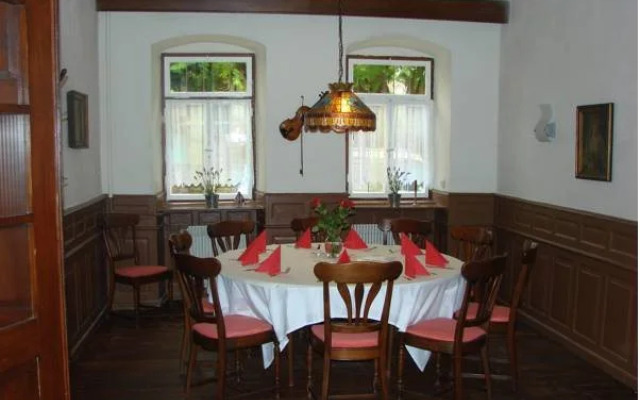 Schwarzer Adler
