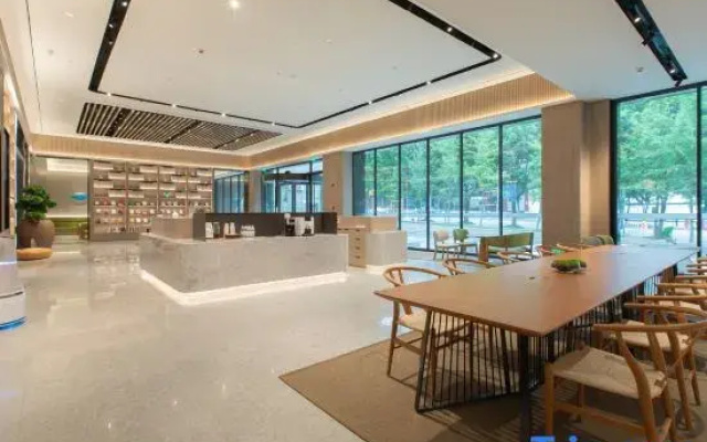 JI Hotel (Jingzhou Songzi Municipal Government Wanda Plaza)