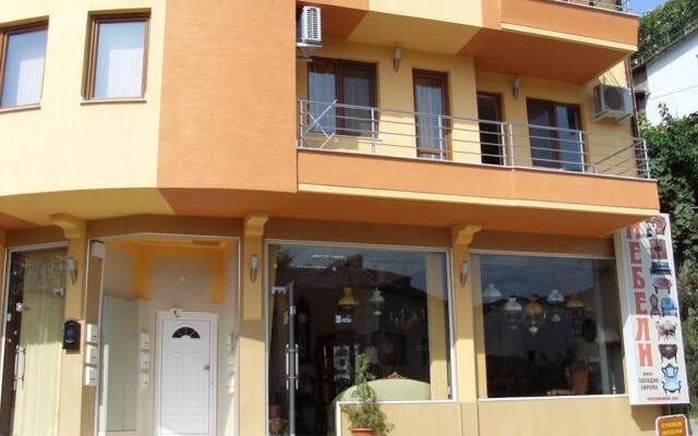 Отель Park Apartments Popovi Болгария, Сандански - отзывы, цены и фото номеров - забронировать отель Park Apartments Popovi онлайн вид на фасад