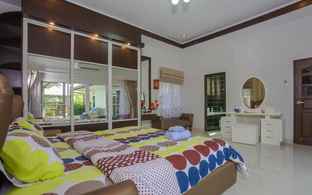 Отель Thammachat P3 Vints No 130 3 Beds комната для гостей