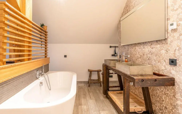 Luxurious and Sustainable 6-person Holiday Villa